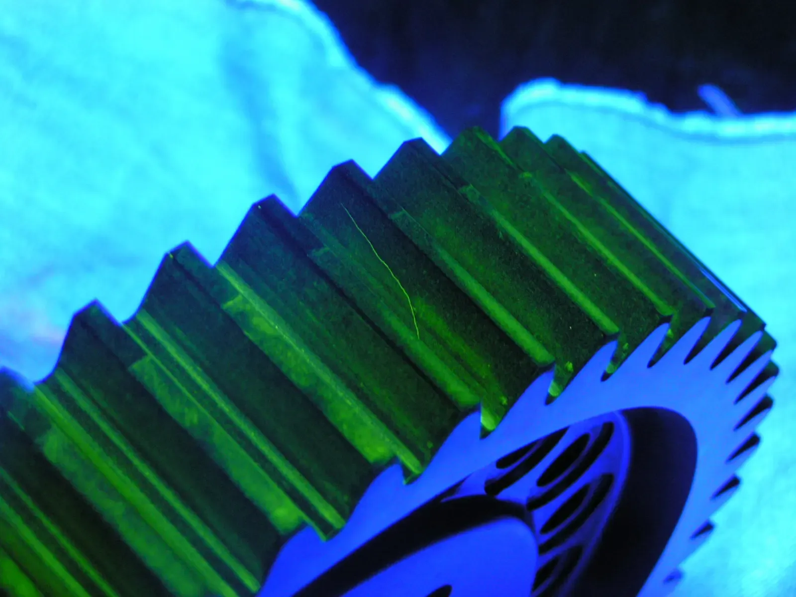 Magnetpulverprüfung (1).webp